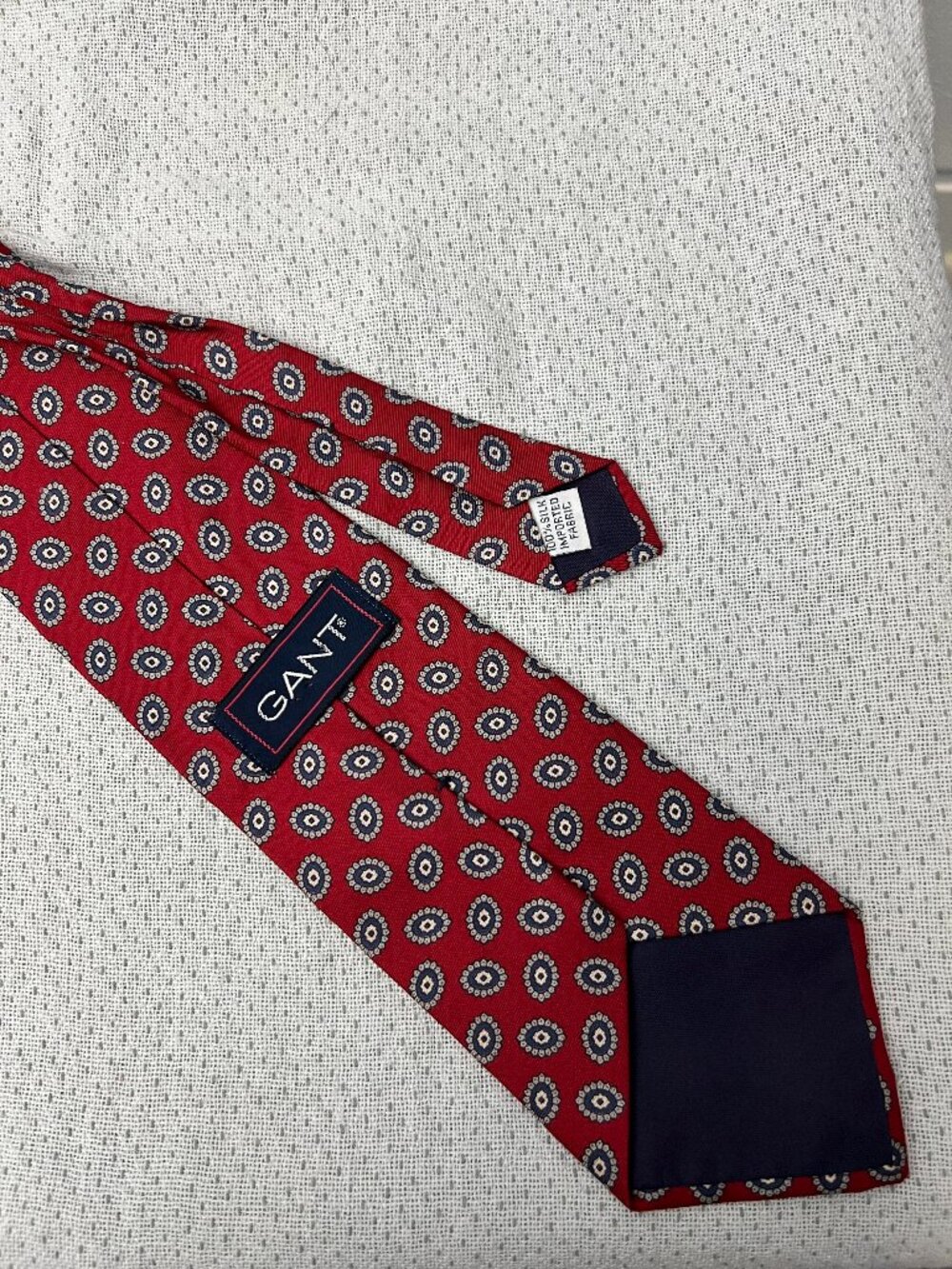 GANT Red & Navy Geometric Medallion 100% Silk Tie